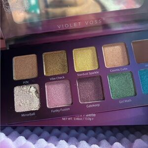 Brand new eyeshadow palette! One color is cracked but totally new & unused!